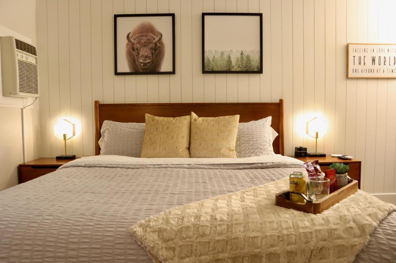 Mid-Century Gem W/King Aparthotel พาร์คซิตี ภายนอก รูปภาพ